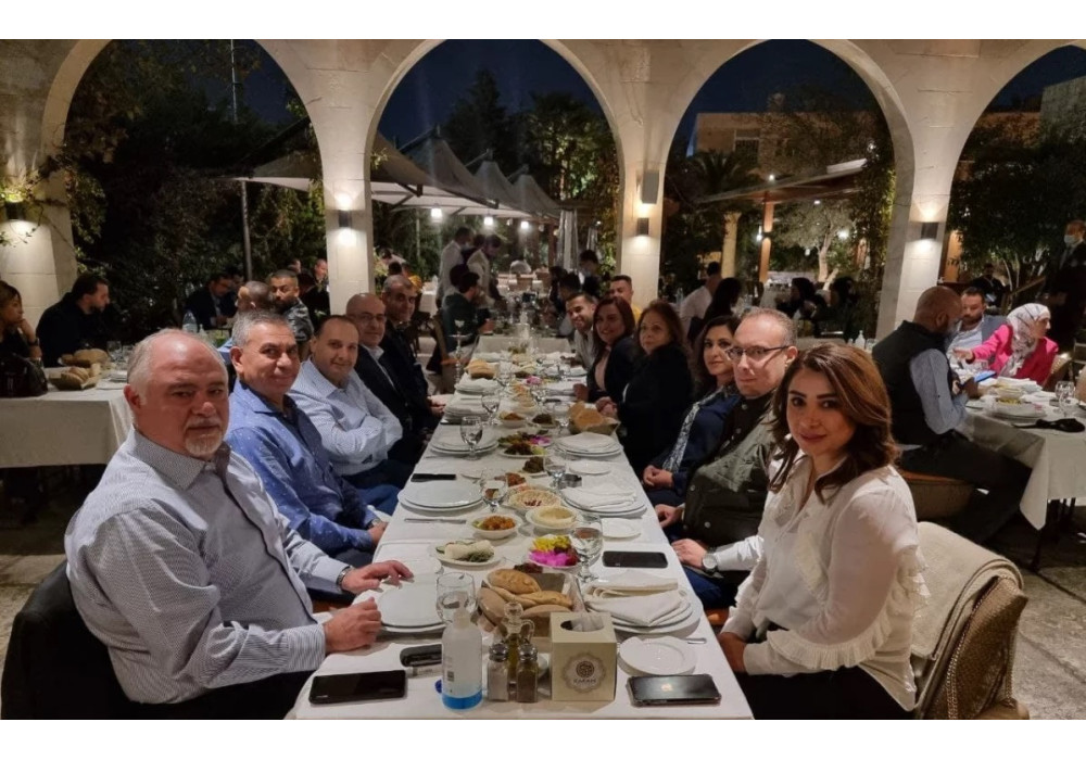 حفل عشاء لموظفي ” جوفيكو ” الشركة الأردنية الفرنسية للتأمين في مطعم كرم بيروت