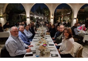 حفل عشاء لموظفي ” جوفيكو ” الشركة الأردنية الفرنسية للتأمين في مطعم كرم بيروت
